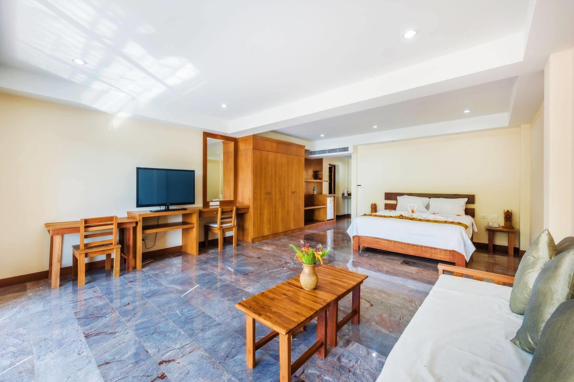 The Windmill Phuket Hotel Rawai Extérieur photo